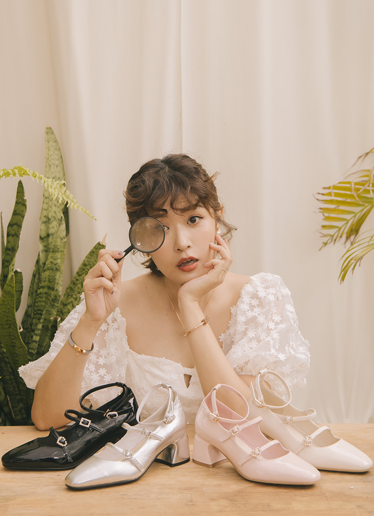 GraceGift 小貓聯名 復古女伶 全真皮 水鑽細帶 中跟 瑪莉珍鞋 黑漆