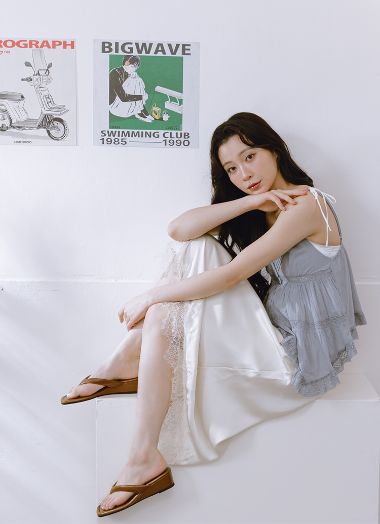 GraceGift 平價女鞋 時尚秀場 方頭 韓系微增高楔型人字拖鞋 棕色