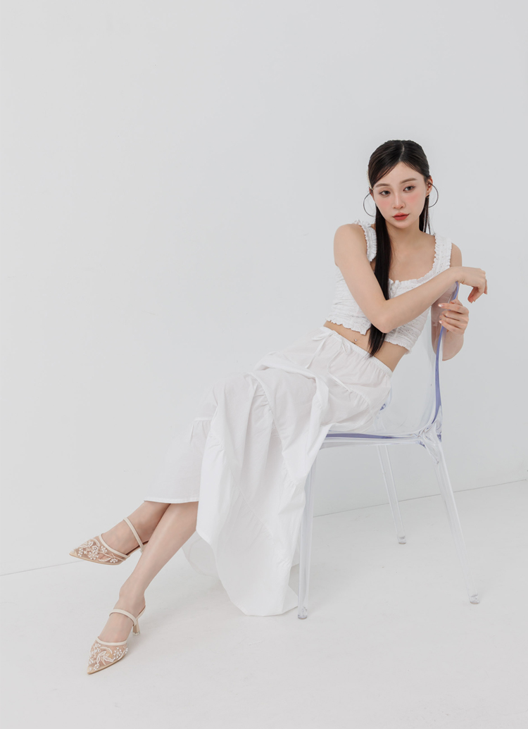 GraceGift平價女鞋 時尚秀場 尖頭 法式花影刺繡珍珠網紗細跟鞋 米白色