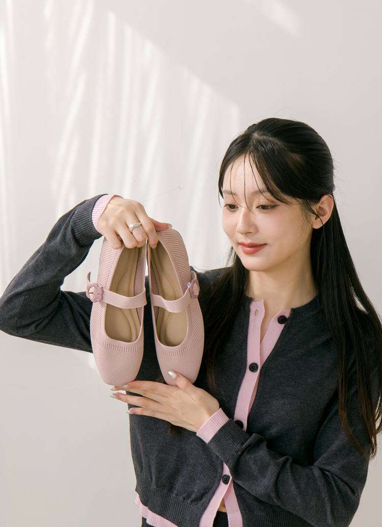 Grace Gift 平價女鞋 零著感方頭 花釦柔織軟墊瑪莉珍鞋 粉紅色 平底瑪莉珍鞋 實拍圖