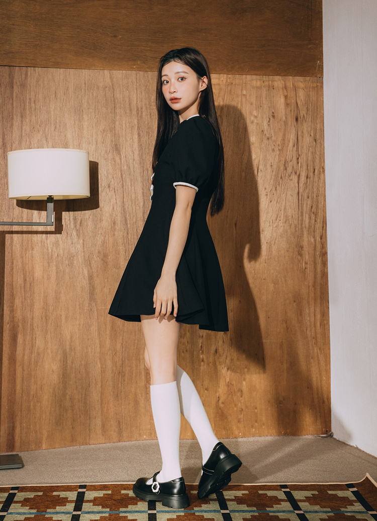 GraceGift平價女鞋 日系可愛小花扣 T字 輕量瑪莉珍鞋 黑