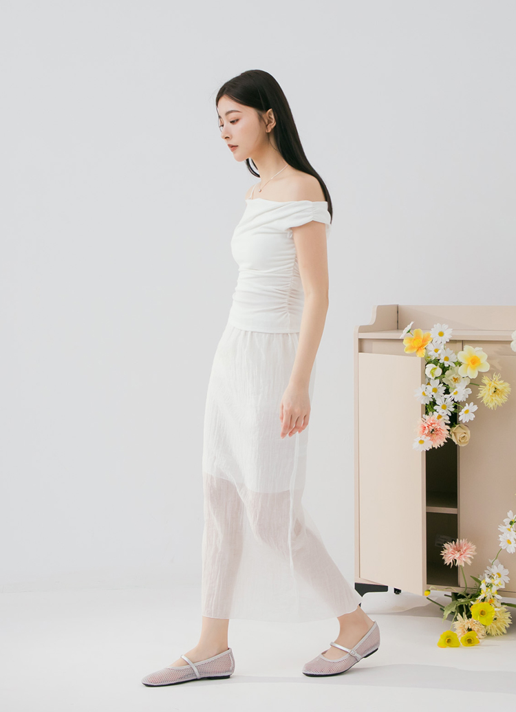 GraceGift 平價女鞋 極簡休閒感 透膚網面平底瑪莉珍 銀色 實品圖