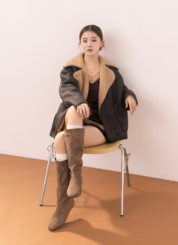 GraceGift平價女鞋 柔感美腿 方頭絨布內增高堆堆長靴 淺駝色