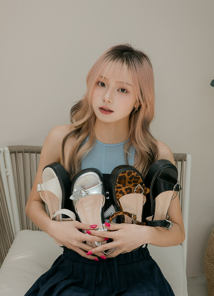 GraceGift平價女鞋 復古甜心 愛心扣 輕量厚底涼鞋 杏