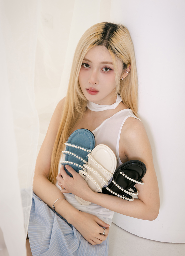 GraceGift平價女鞋 法式甜感 珍珠多帶 澎澎鞋墊拖鞋 牛仔