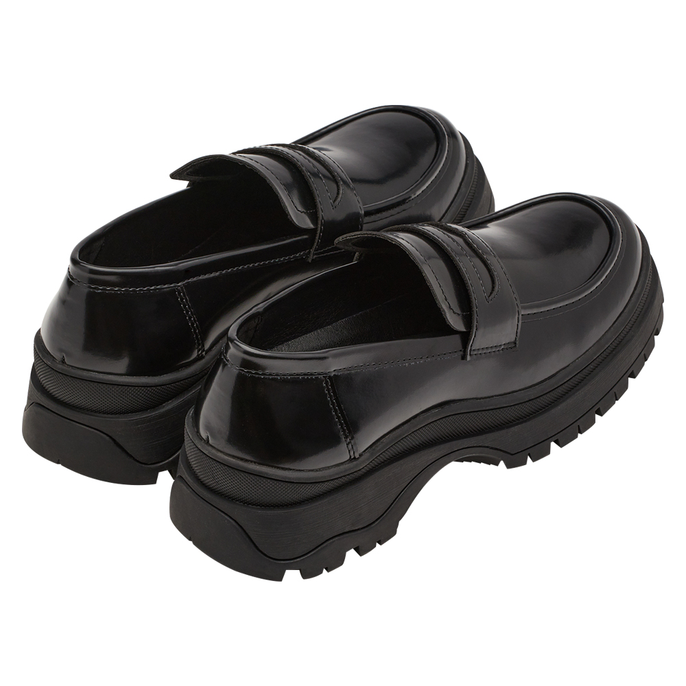 GraceGift平價女鞋 歐美簡約 便仕運動厚底 樂福鞋 黑漆