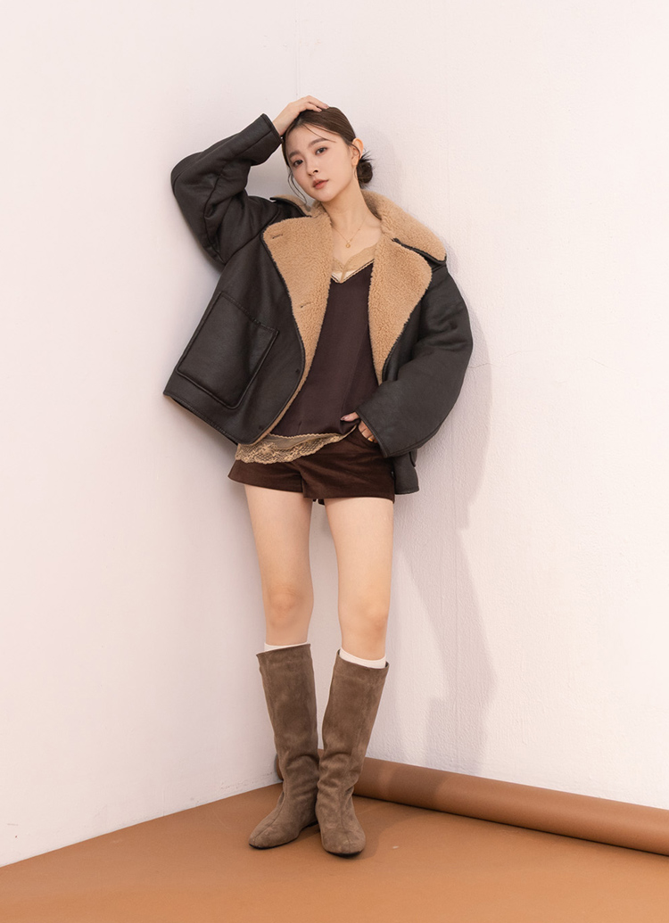 GraceGift平價女鞋 柔感美腿 方頭絨布內增高堆堆長靴 淺駝色