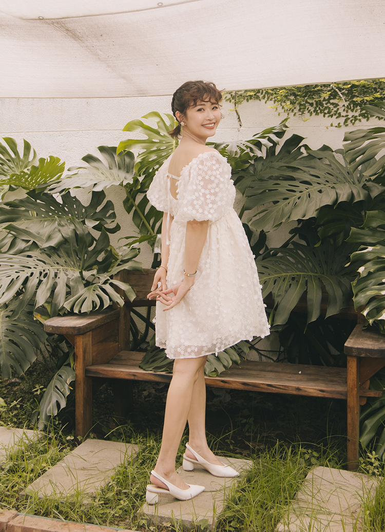 GraceGift 小貓聯名 優雅女孩 素面尖頭 全真皮後簍空跟鞋 米白