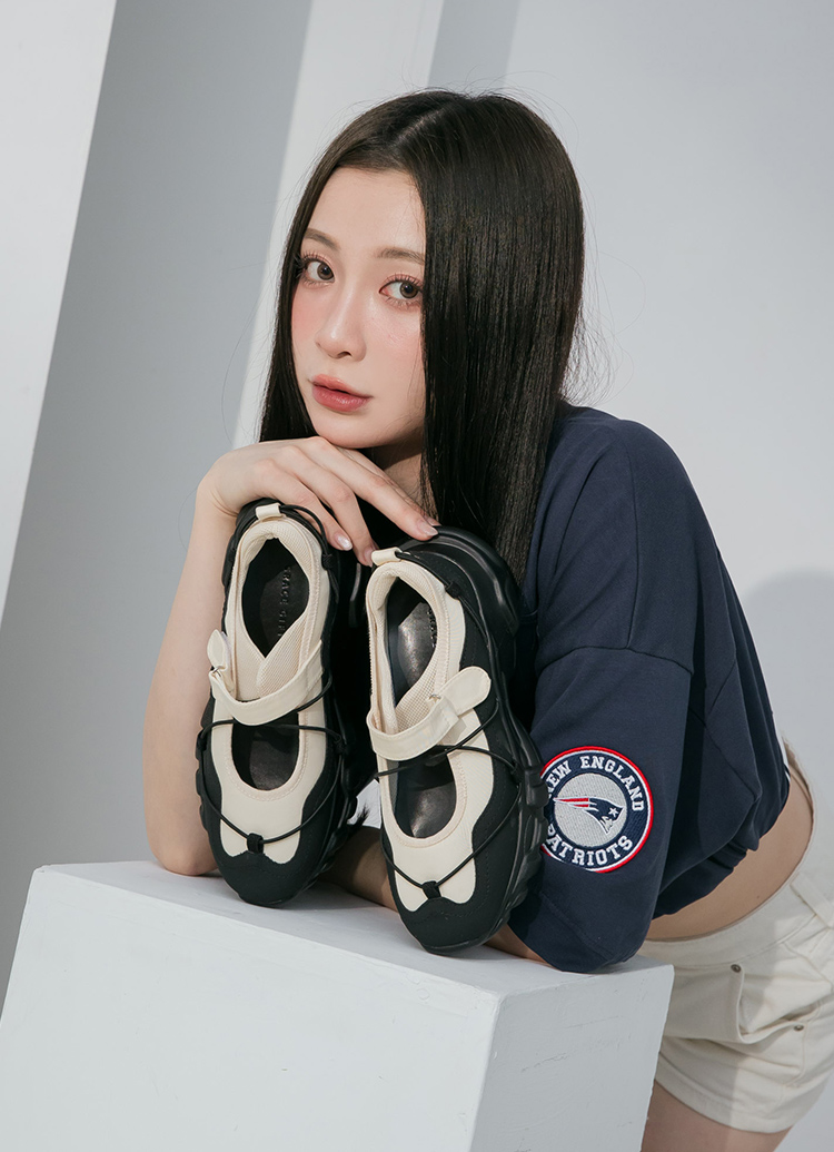 Grace Gift 平價女鞋 韓系學院 繫繩魔鬼氈輕量芭蕾運動鞋 黑x杏色 實拍圖